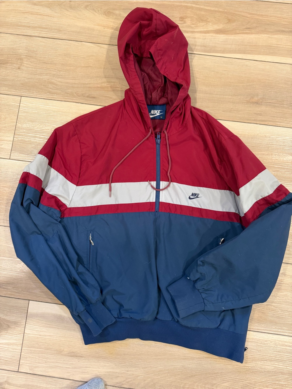 Women's VINTAGE Nike Jacket - Subcategory Identification
